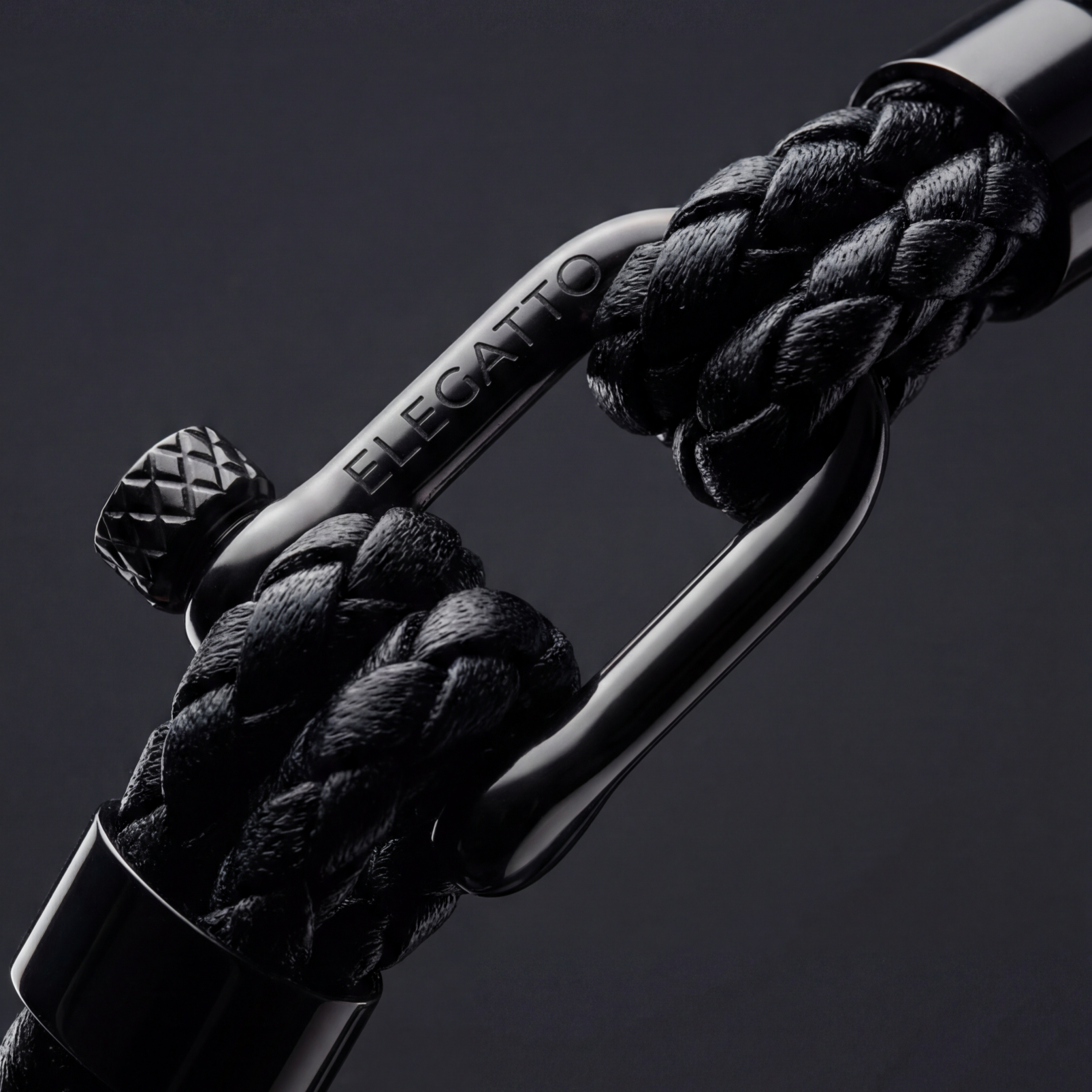 Black Crimps Screw Shackle Braided Leather Bracelet — Black - immagine 4