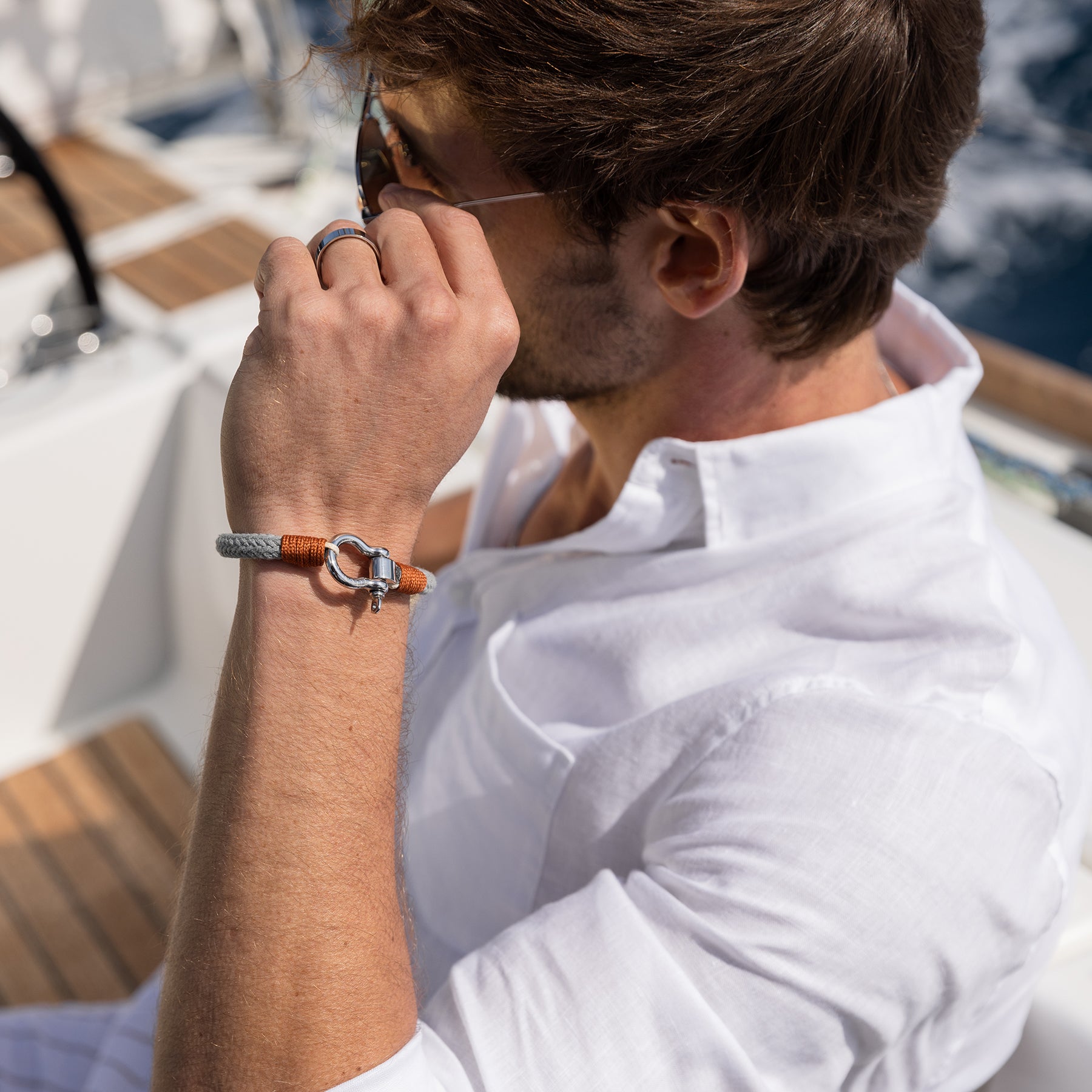 American-Made Horseshoe Shackle Nautical Rope Bracelet — Gray - Image 3