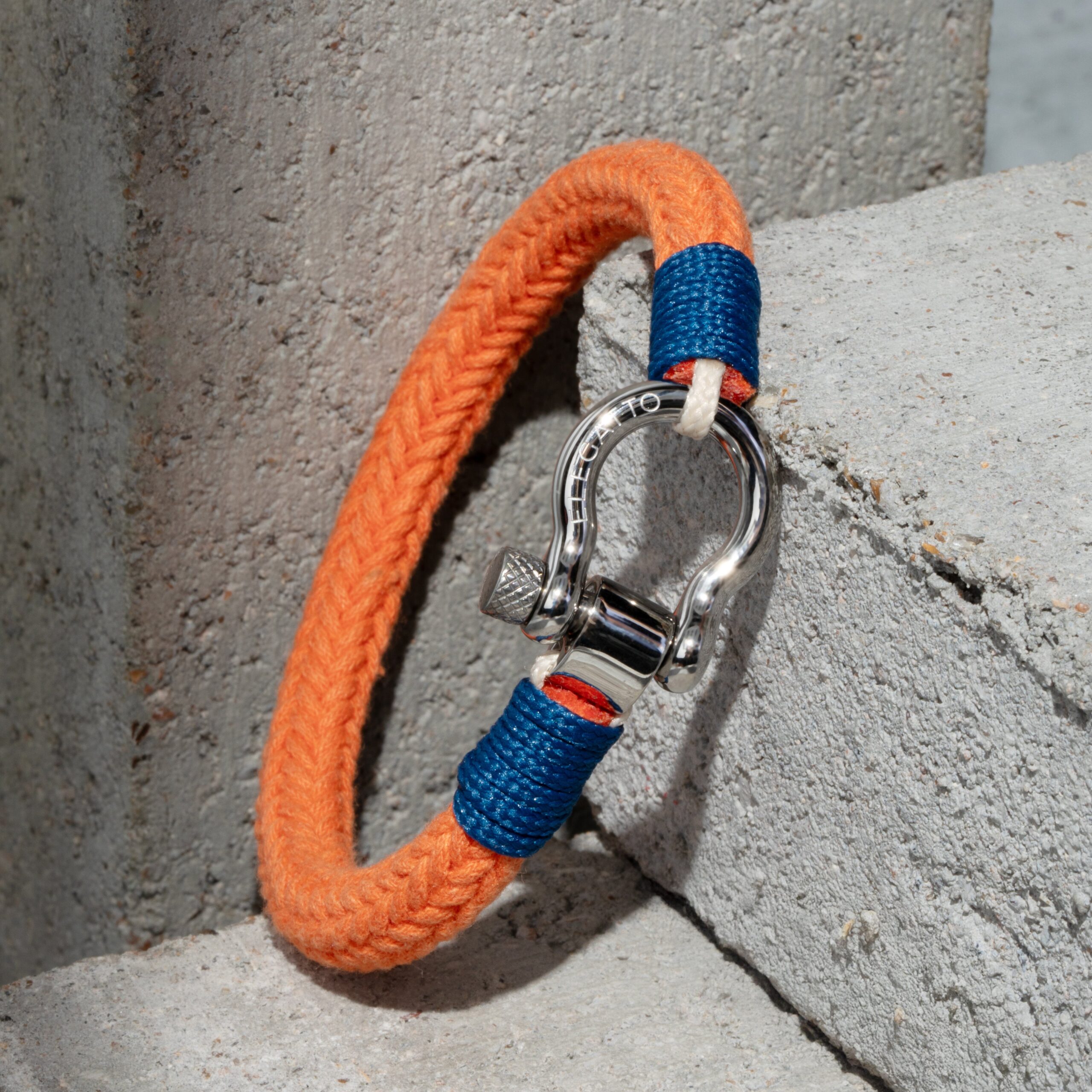 Horseshoe Shackle Nautical Rope Bracelet — Orange - imagine 4