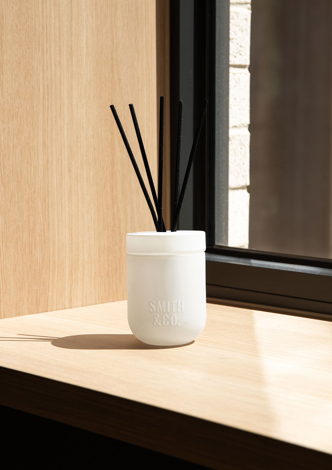 Smith & Co. Diffuser - Tonka & White Musk