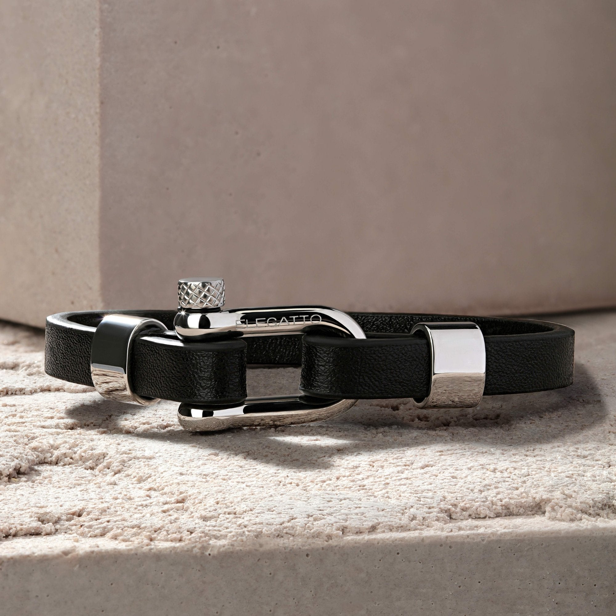 Shackle Clasp Leather Bracelet – Image 3