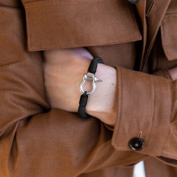 Horseshoe Shackle Nautical Rope Bracelet — Black