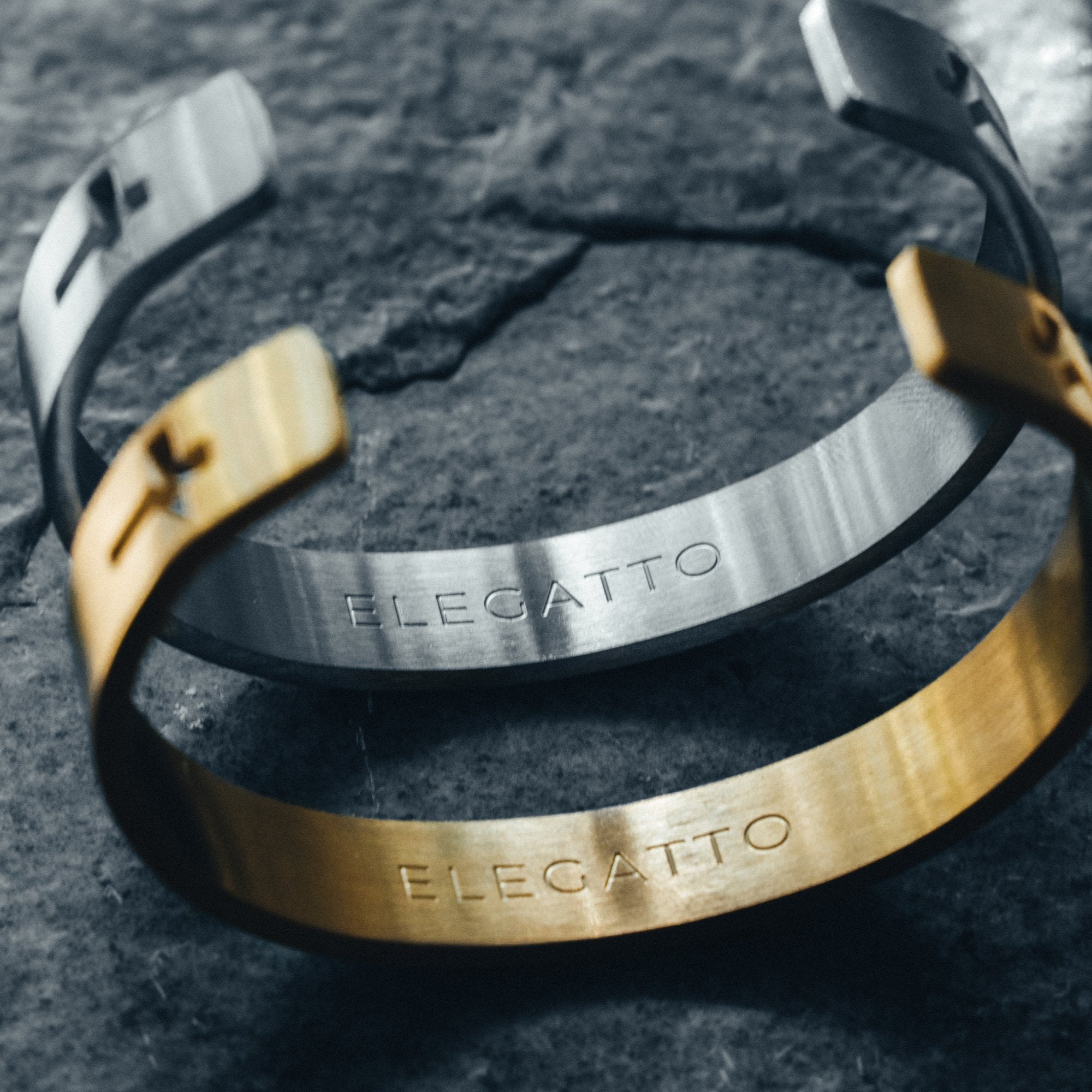 Brushed Steel Cuff Bracelet — Gold - Afbeelding 4